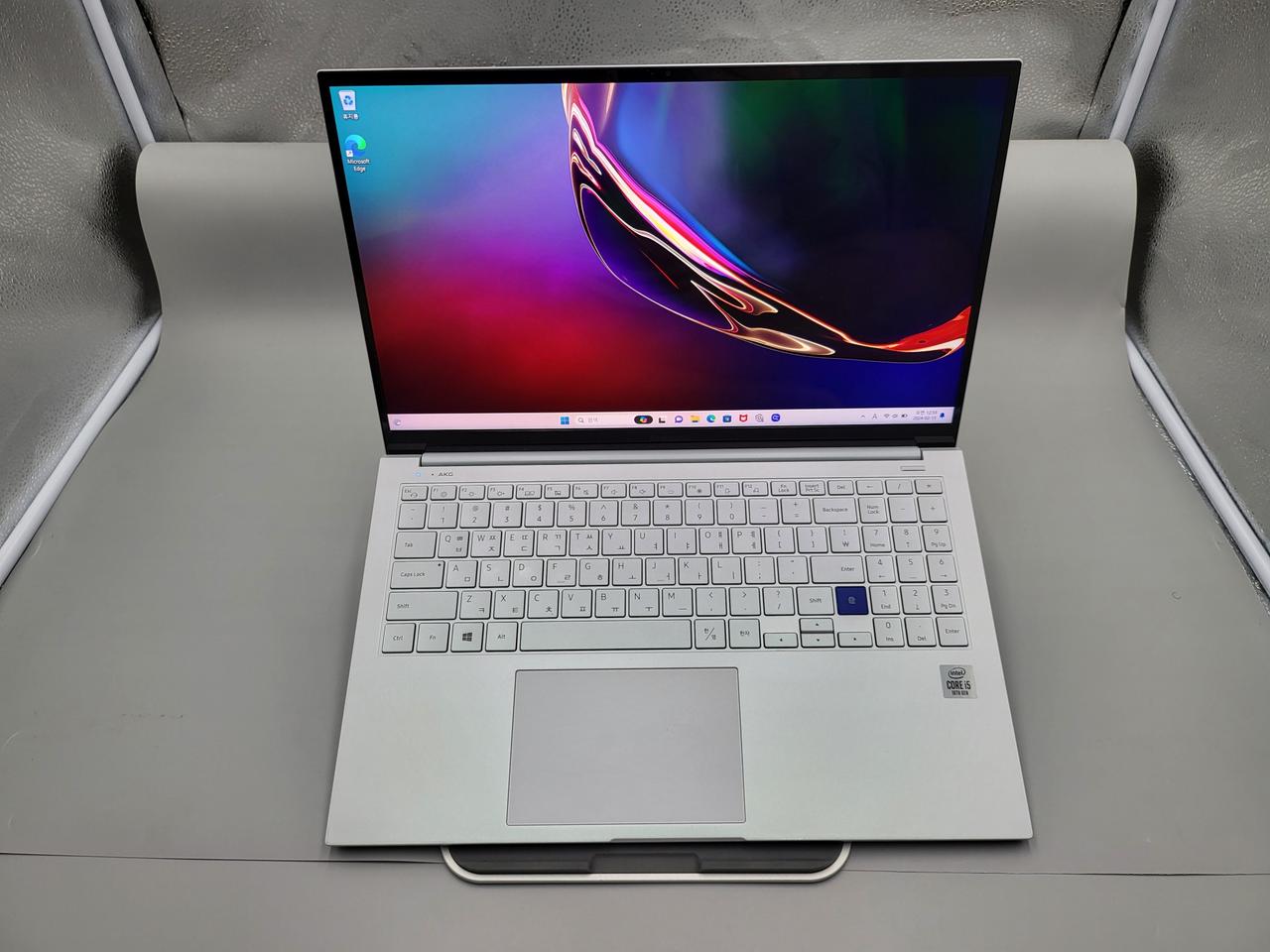 삼성 갤럭시북 이온 15인치 10세대 !5/램8/SSD512/ 하자여부0