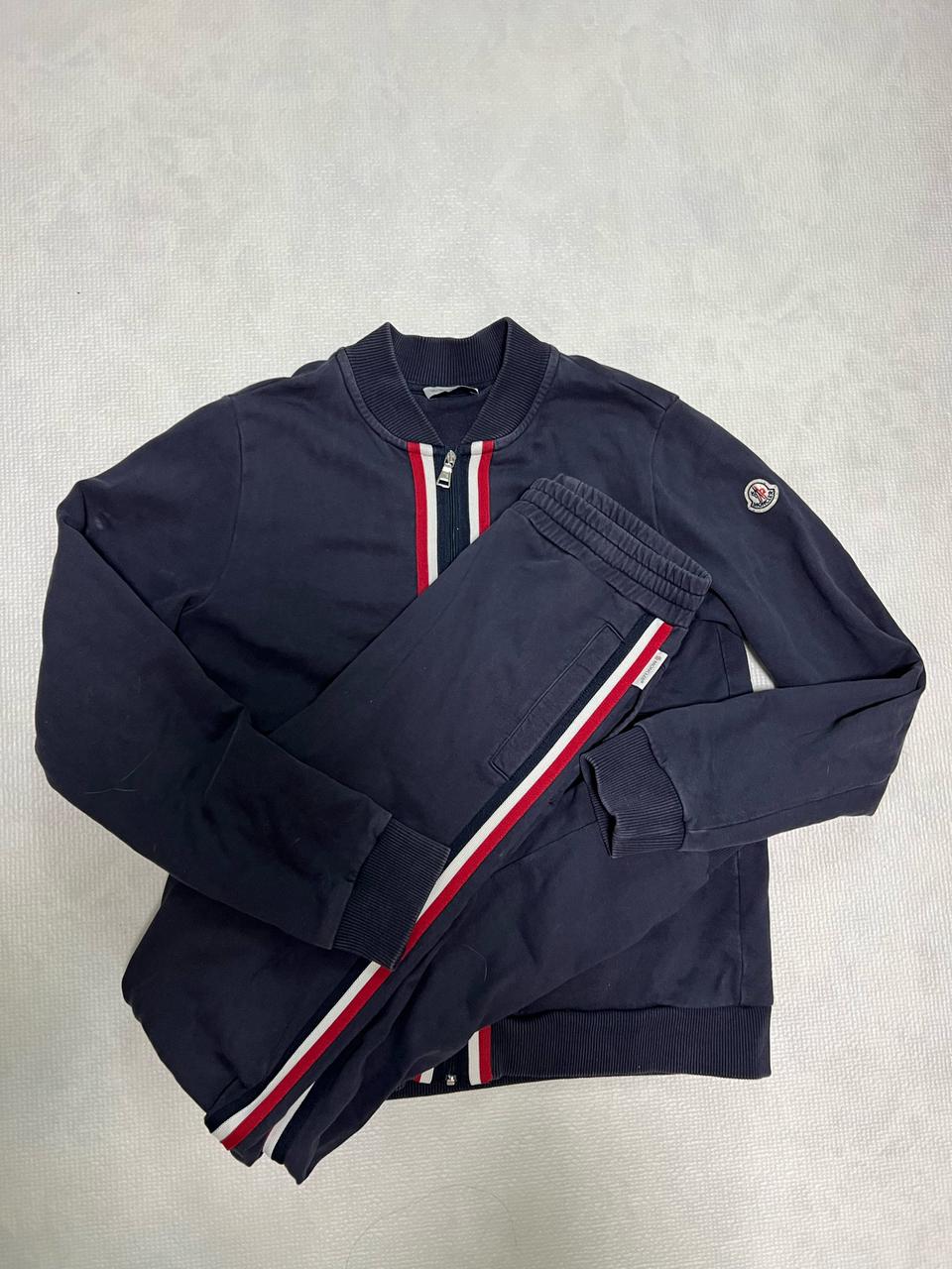 몽클레어키즈 삼선 네이비 트레이닝복세트 14y (44-55)