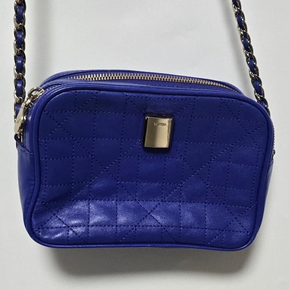 제이에스티나 미니 크로스바디백 블루