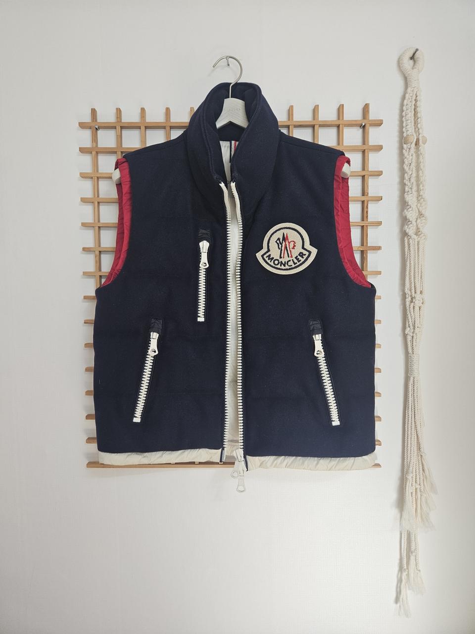 몽클레어 한정판 2중조끼 패딩 겉(모직)안감(나이론)패딩 2사이즈