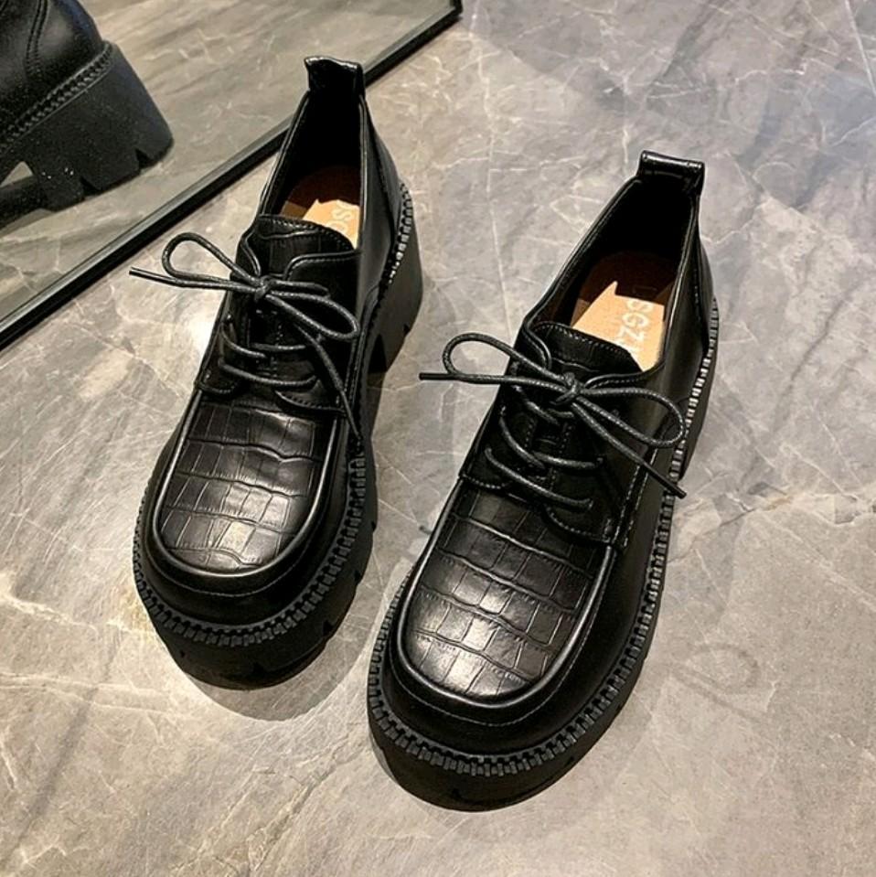 타일 무늬 유광 워커 블랙 230