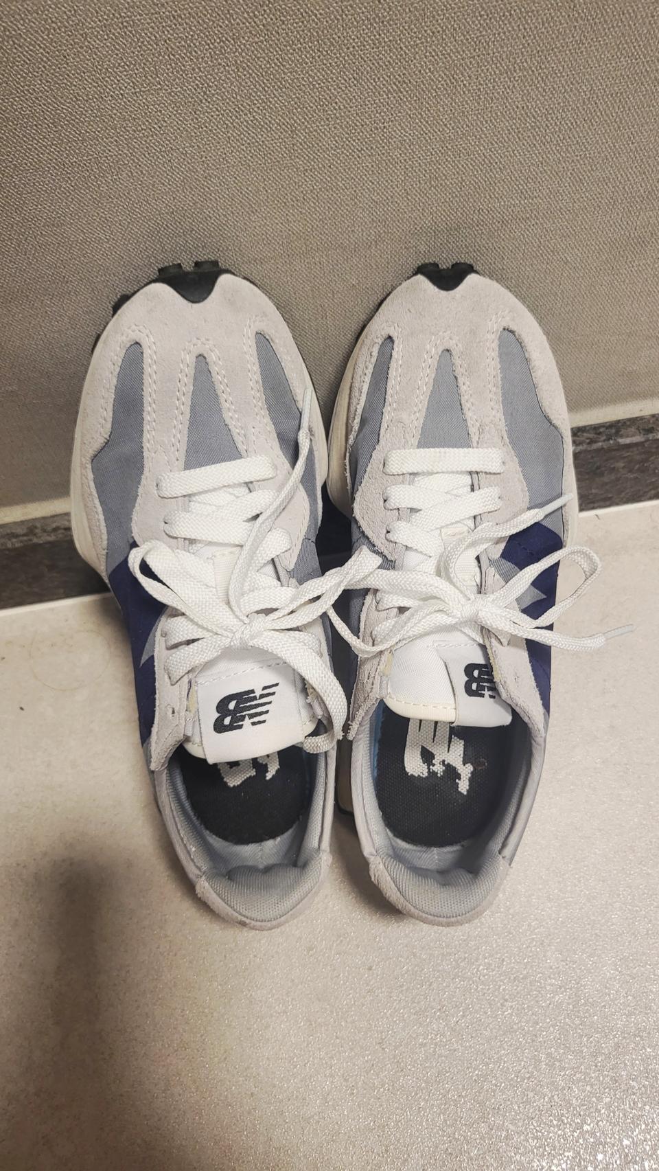 뉴발란스327 그레이 225사이즈