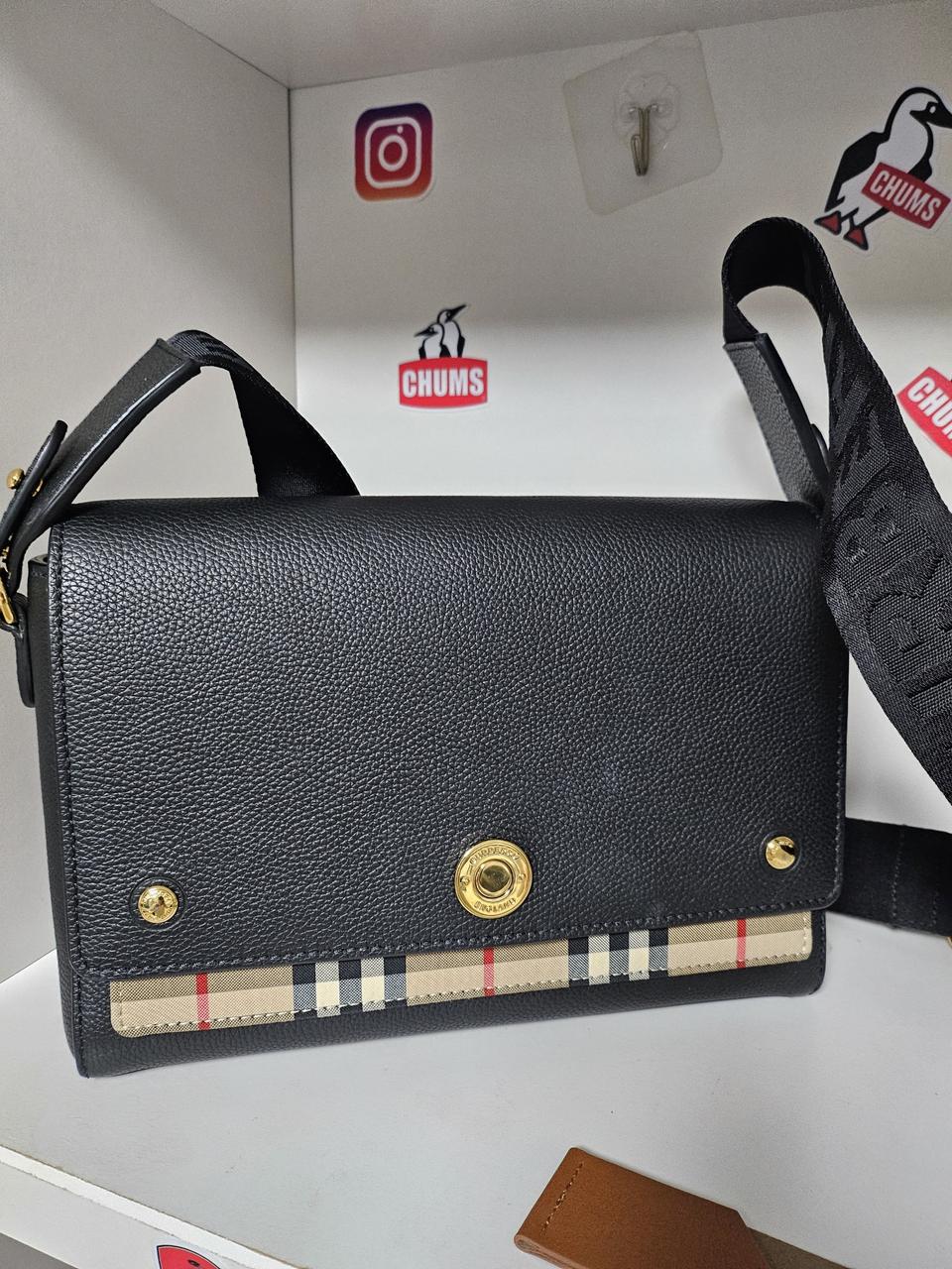 버버리정품(사이즈25X17.폭8~6)목동현대백화점 구매149만원.딱2회