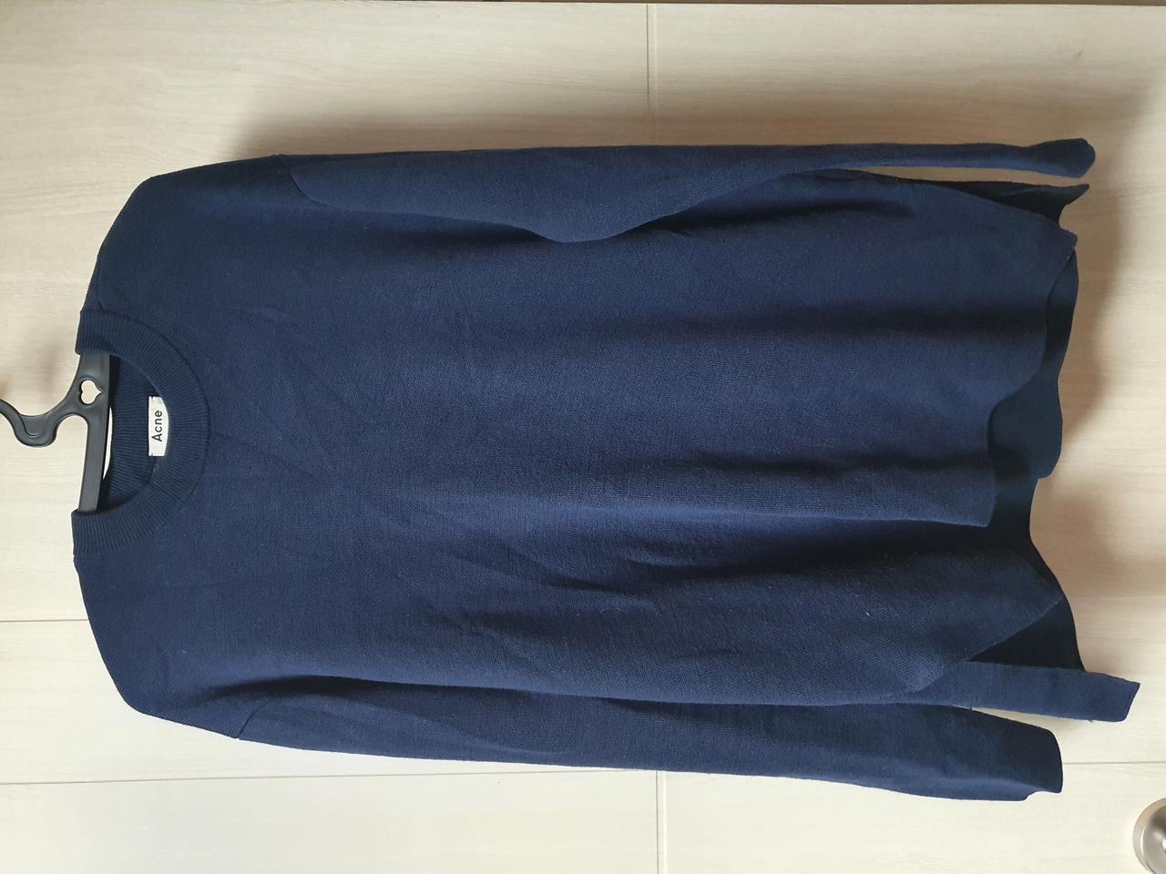 아크네스튜디오 크루넥 니트 풀오버 [ 사이즈 S ] 팝니다