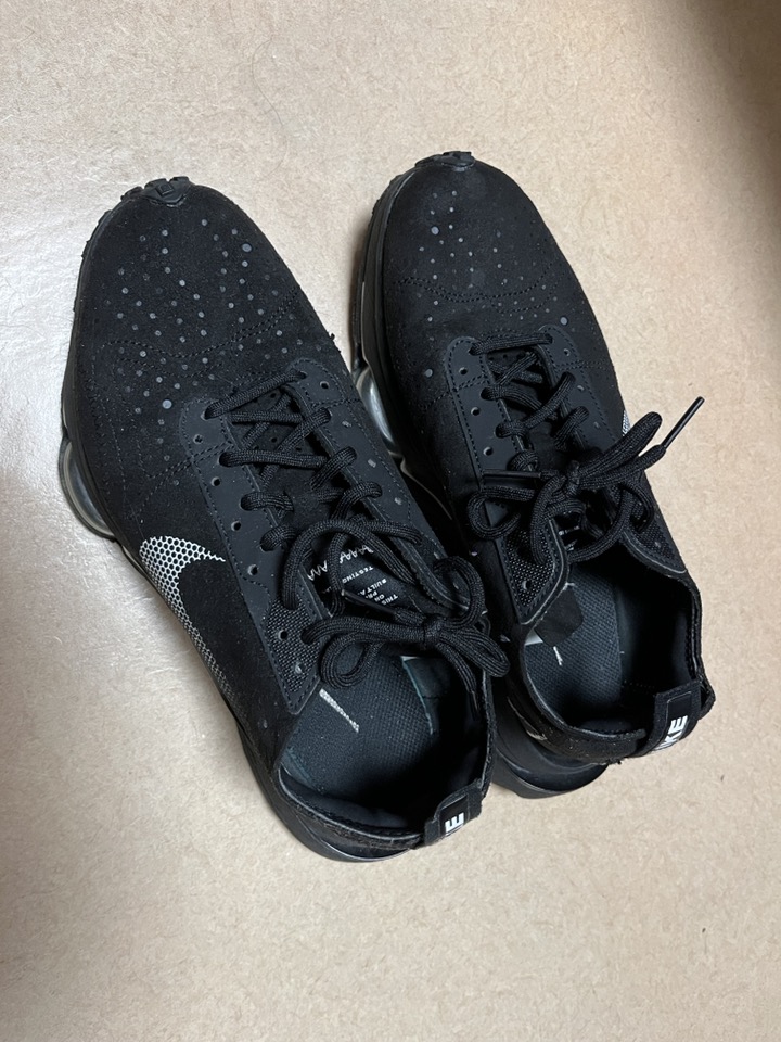 나이키 에어 줌 타입 블랙 화이트 [ 사이즈 250 ] 팝니다