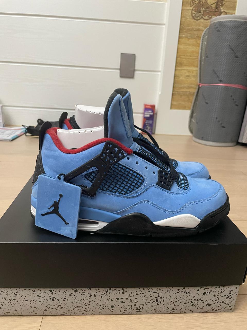 나이키 조던4 트레비스 스캇