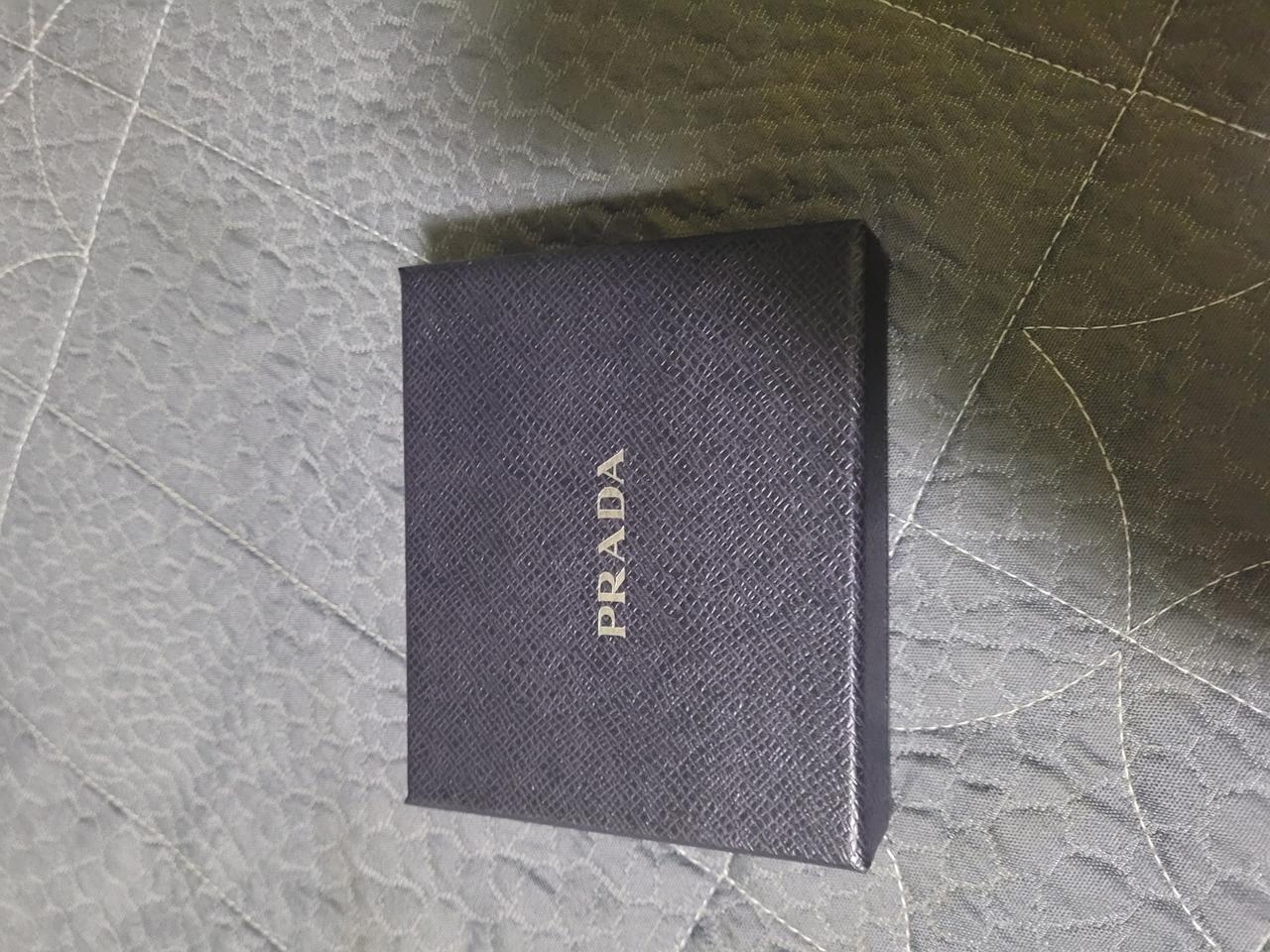 프라다 카드지갑