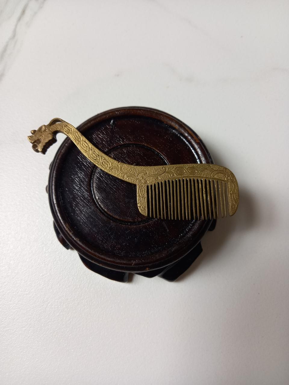 용 머리 수염 빗,  동소재 입니다