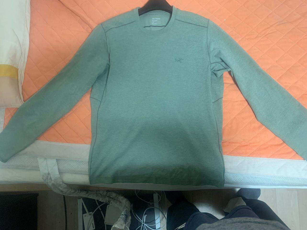 아크테릭스 상하의 셋트로 팝니다