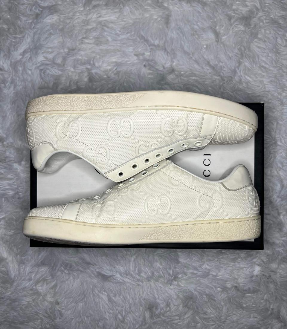 구찌 엠보스 스니커즈