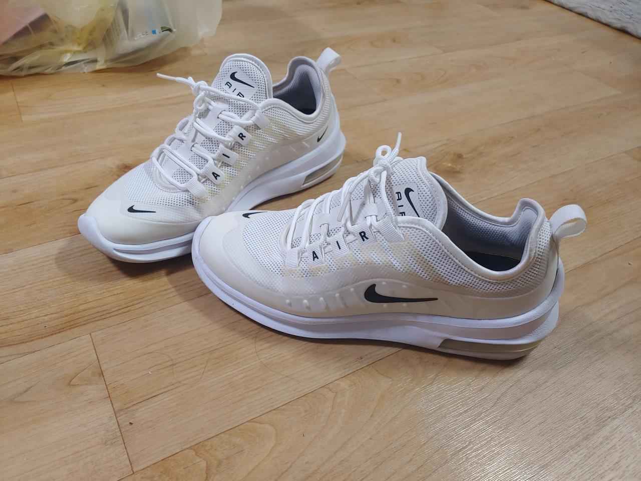 나이키 정품 운동화 폴더에서구매 아이보리 크림색 245