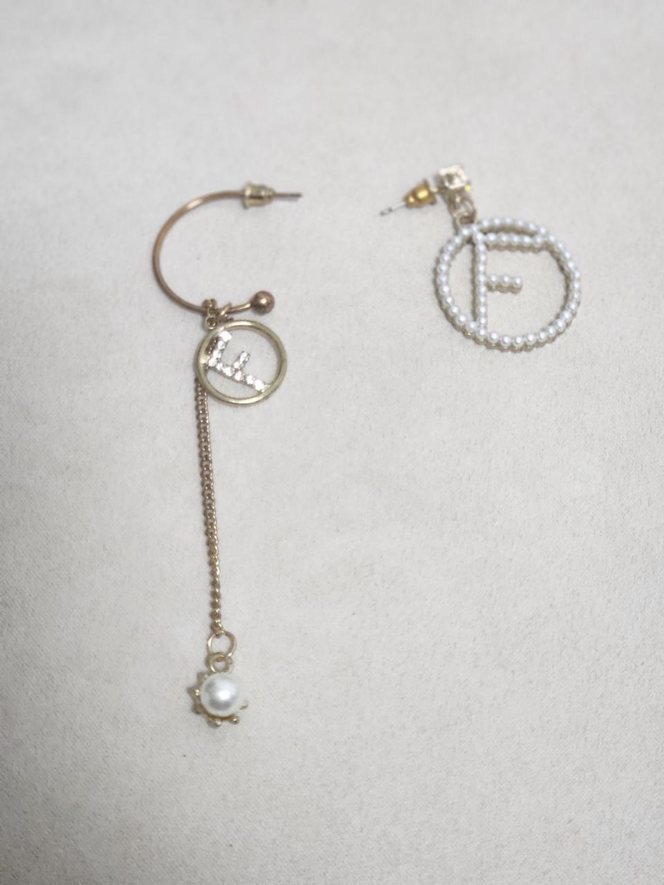 (925silver) 펜디 언발란스 진주&큐빅 귀걸이