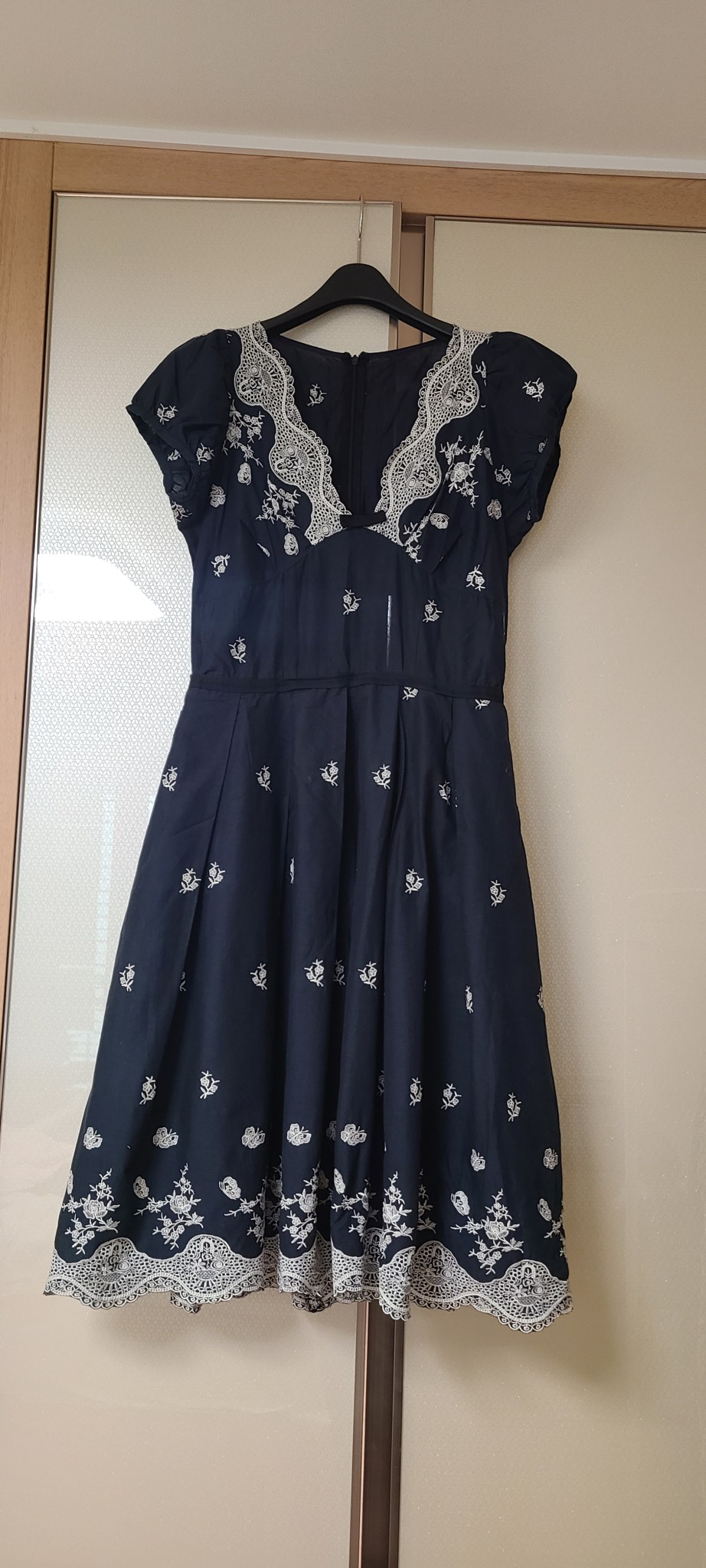 자수레이스 원피스 S