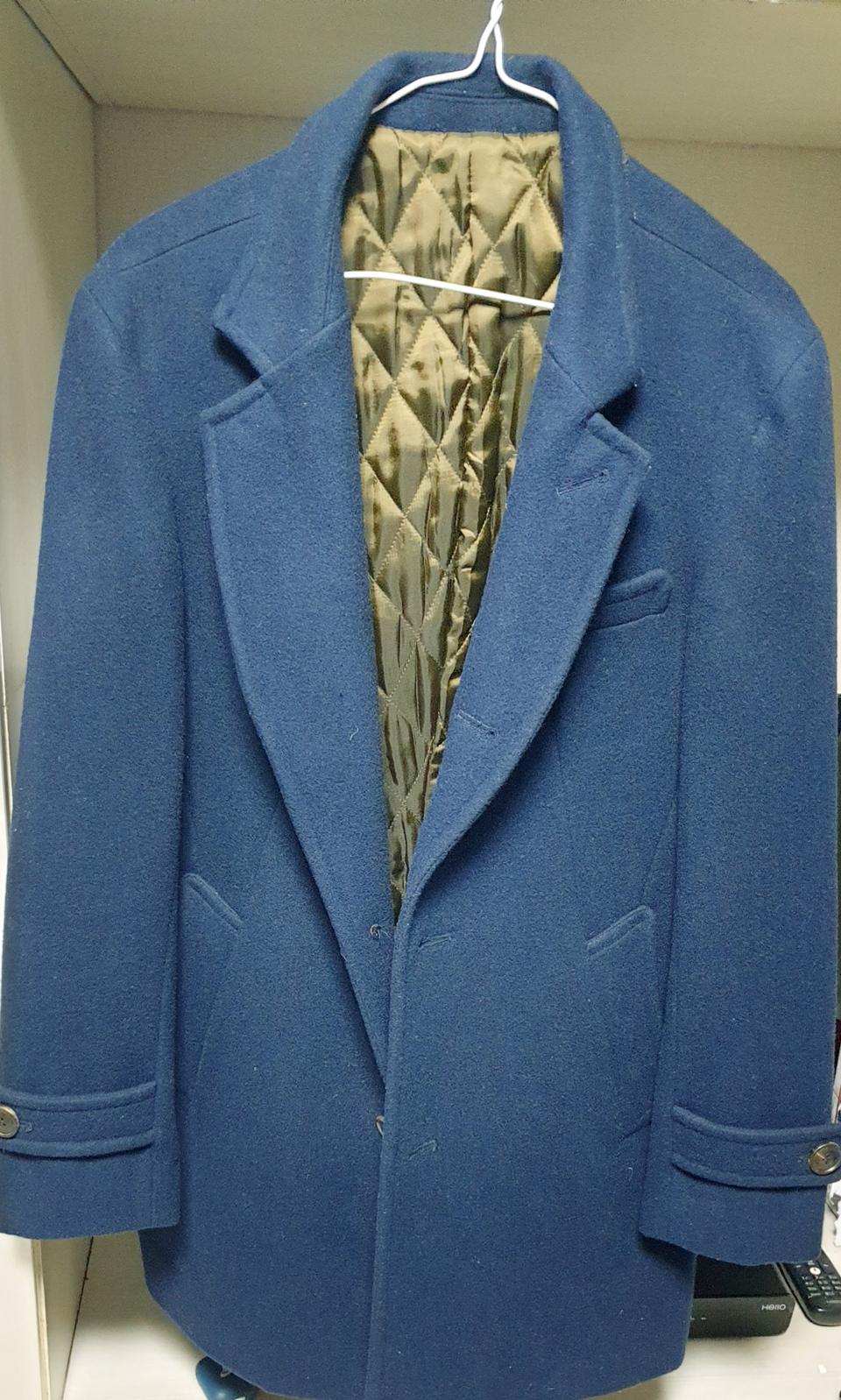 오스틴 리드 남색 코트