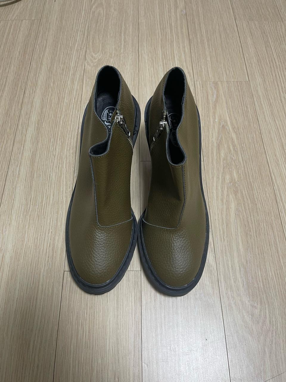 [240] 칩먼데이 카키 부츠 9cm 새상품