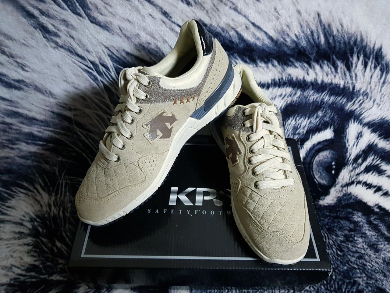 260) 데상트 스니커즈