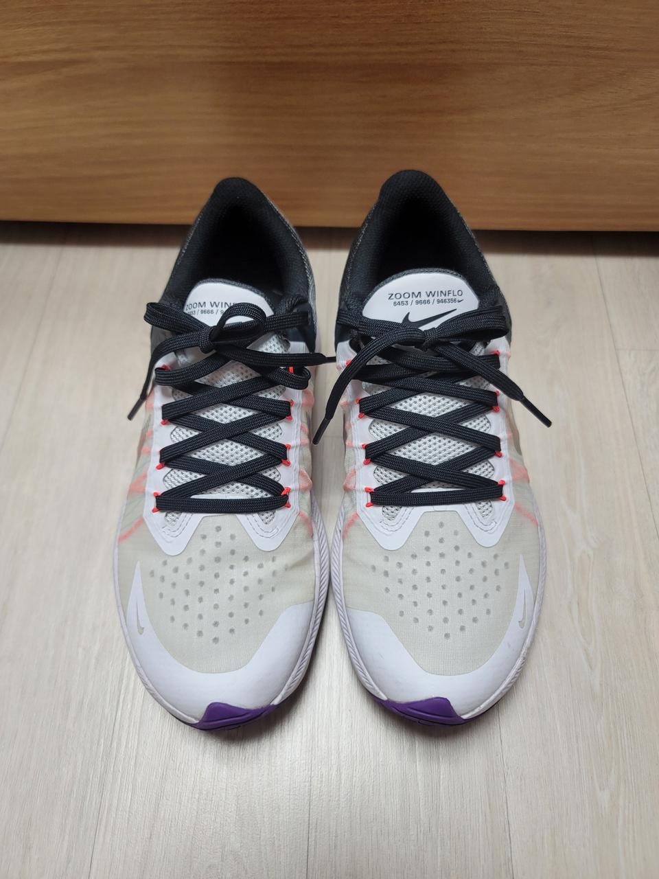 나이키 에어줌 새상품급입니다