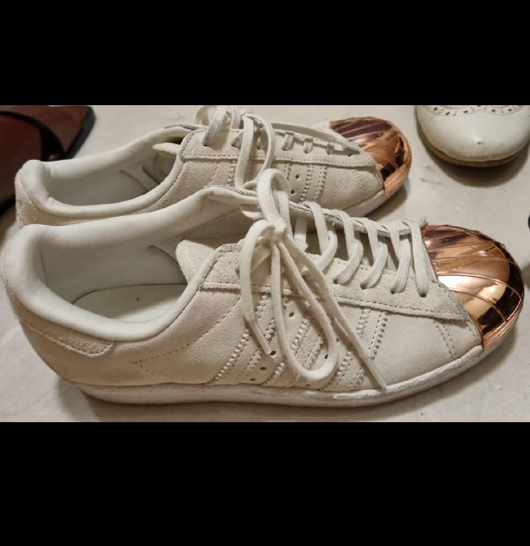 아디다스 슈퍼스타 메탈토 크림 로즈골드 스웨이드 235( 실착 1회)