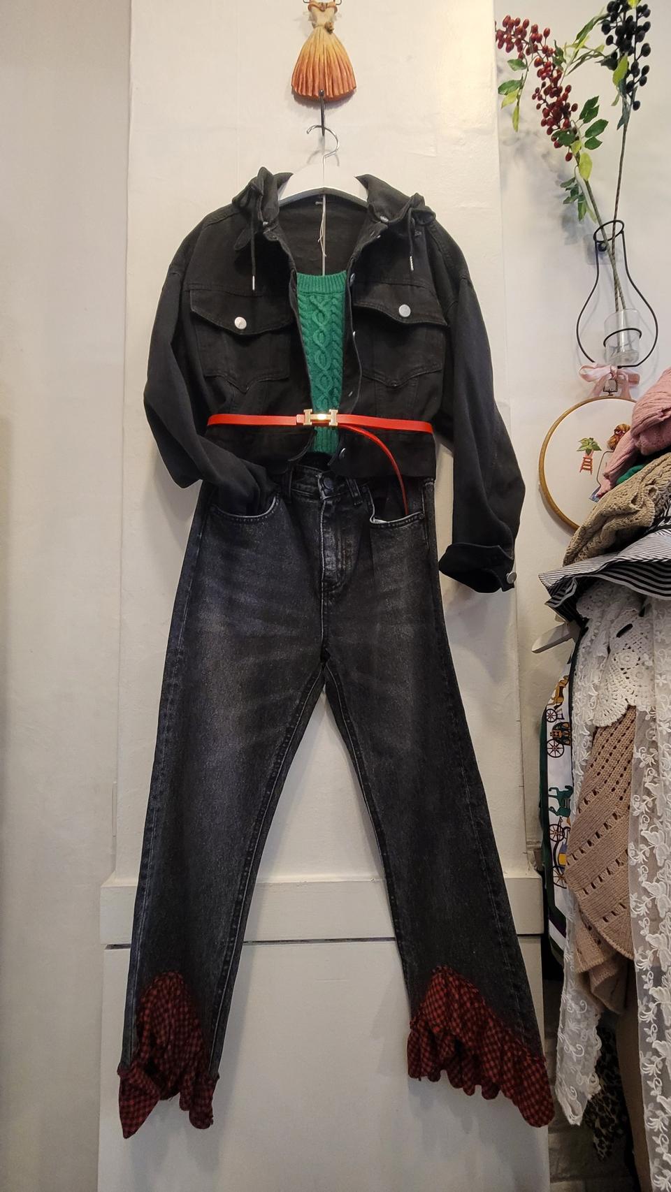 페인팅 후드 데님자켓.  수입 프릴 블랙진