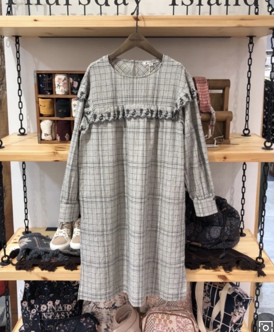 새상품 S , M 자수 체크 원피스 써스데이아일랜드 t188mop237w