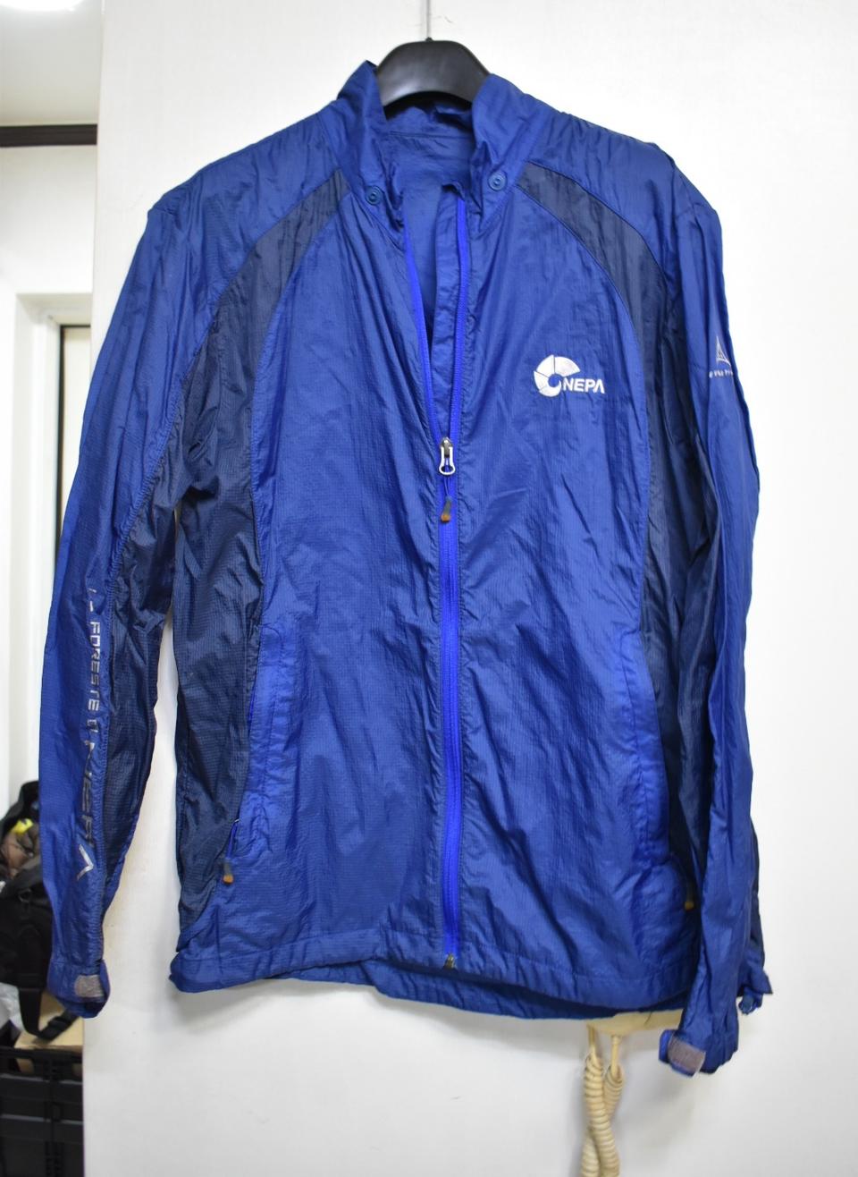 네파 경량 바람막이 105