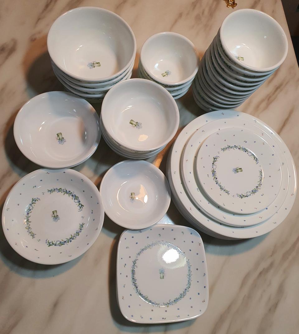 빈티지 코렐 프리티플로라 개당값