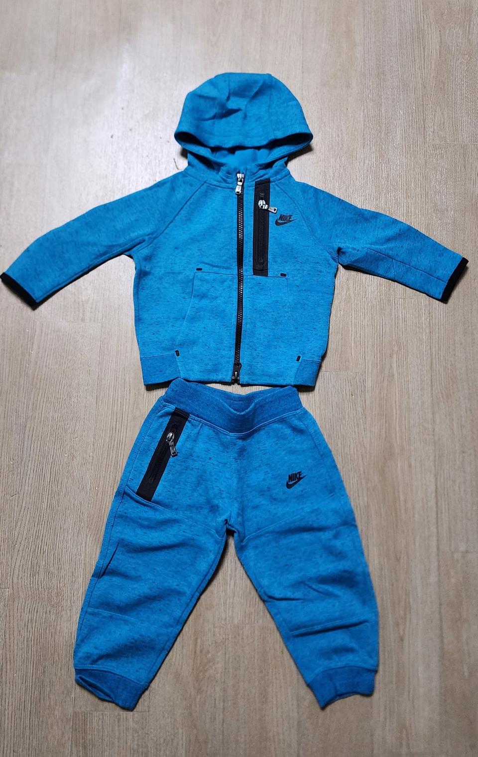 나이키 유아 키즈 테크플리스 후드풀집업 세트 팝니다.