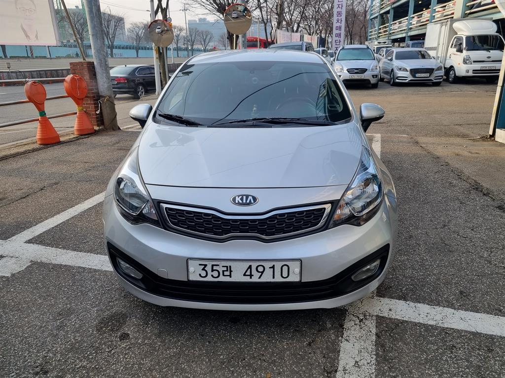 [기아]올뉴프라이드 4DR 1.6GDI 프레스티지 중고차