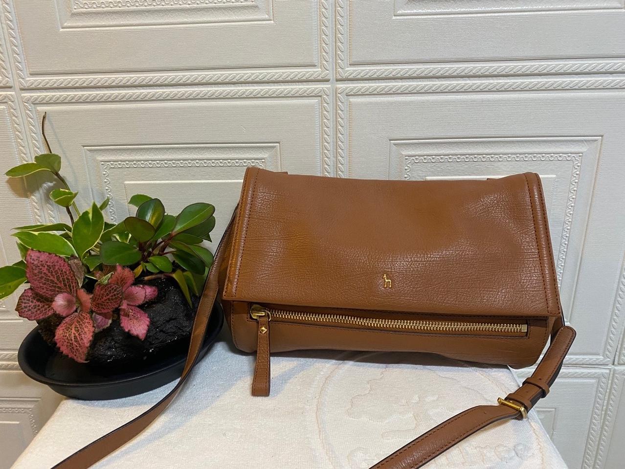 헤지스 크로스백