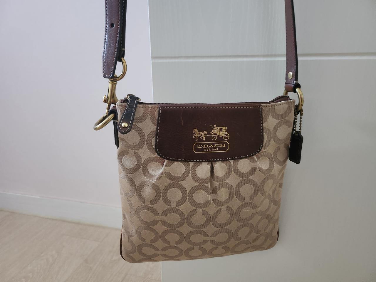 코치  크로스백