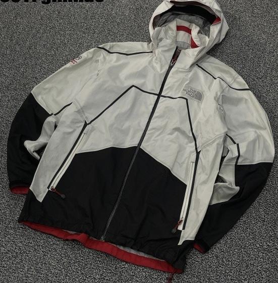 노스페이스 바람막이 / 95사이즈