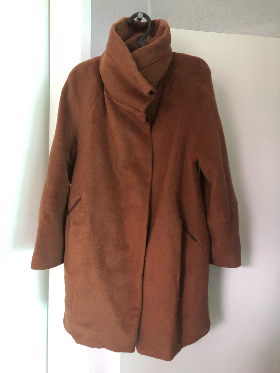 여성 갈색 쟈켓