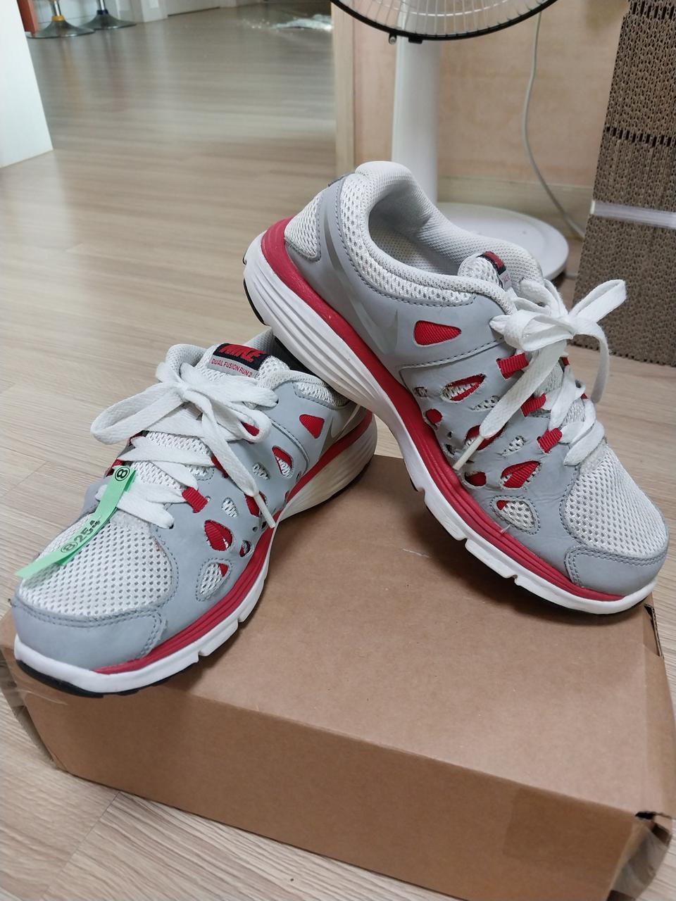 정품 나이키 듀얼 퓨전런3 운동화 깨끗 상태좋음 235