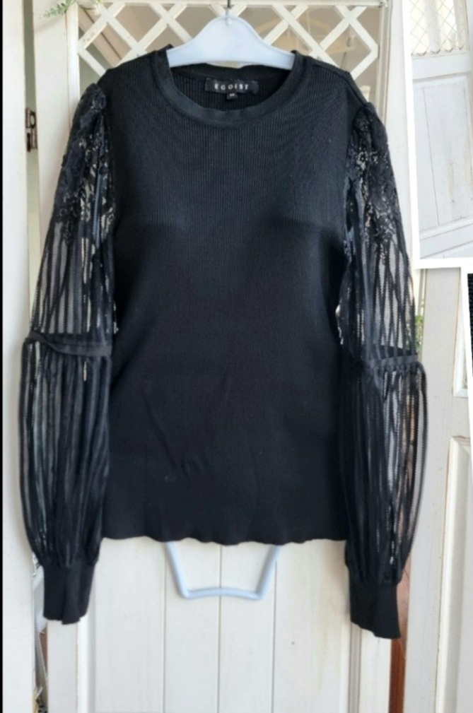 에고이스트 시스루 소매 니트몸판  블라우스