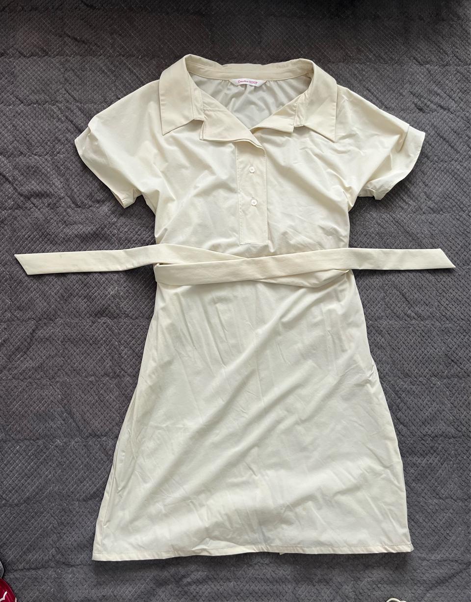 플라워 패턴 원피스 꾸안꾸 데이트룩 페미닌룩 하와쓰리타임즈나이키아디다스