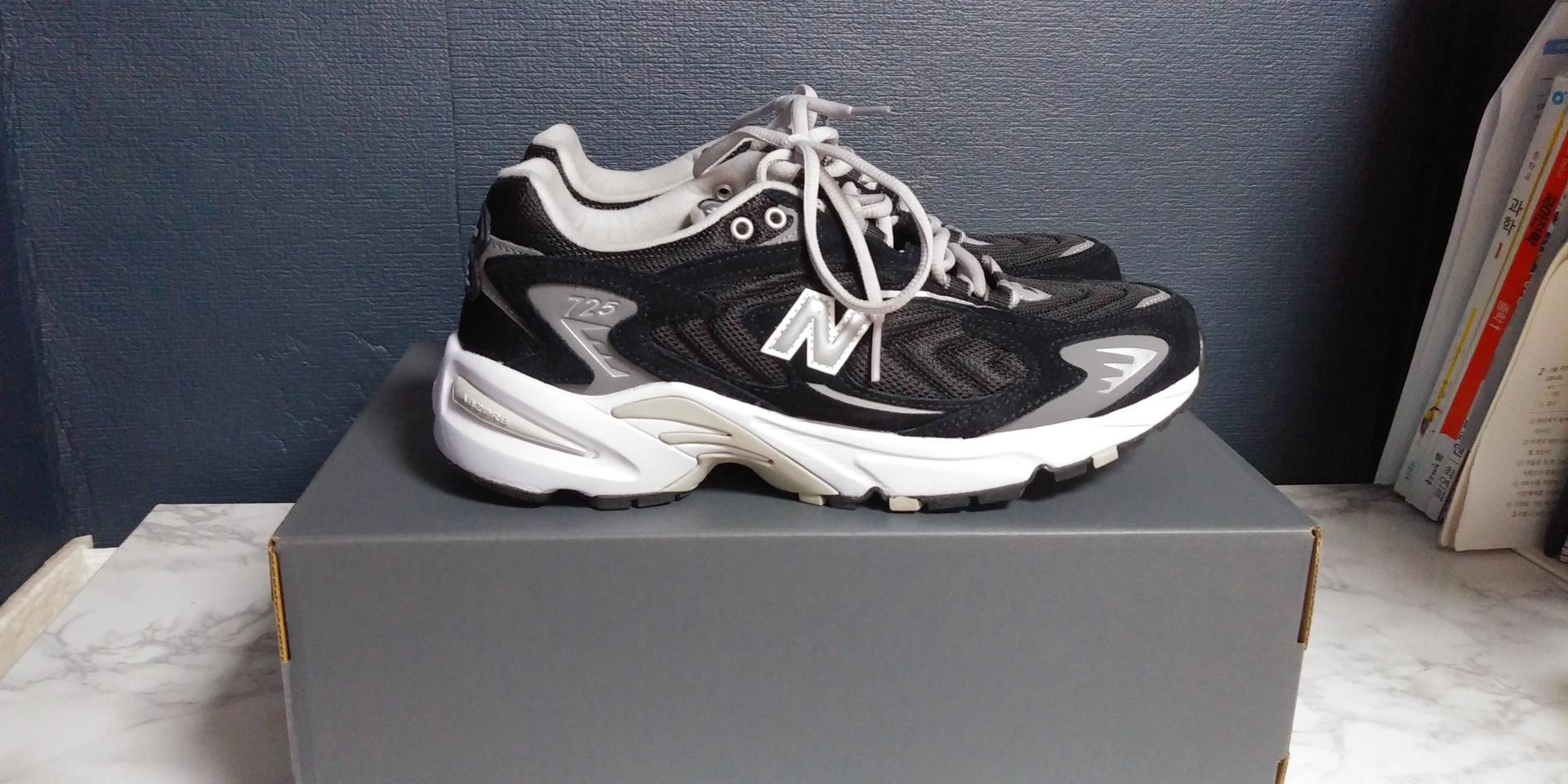 한번신음 거의새것)725뉴발운동화260(255~260) 10만원