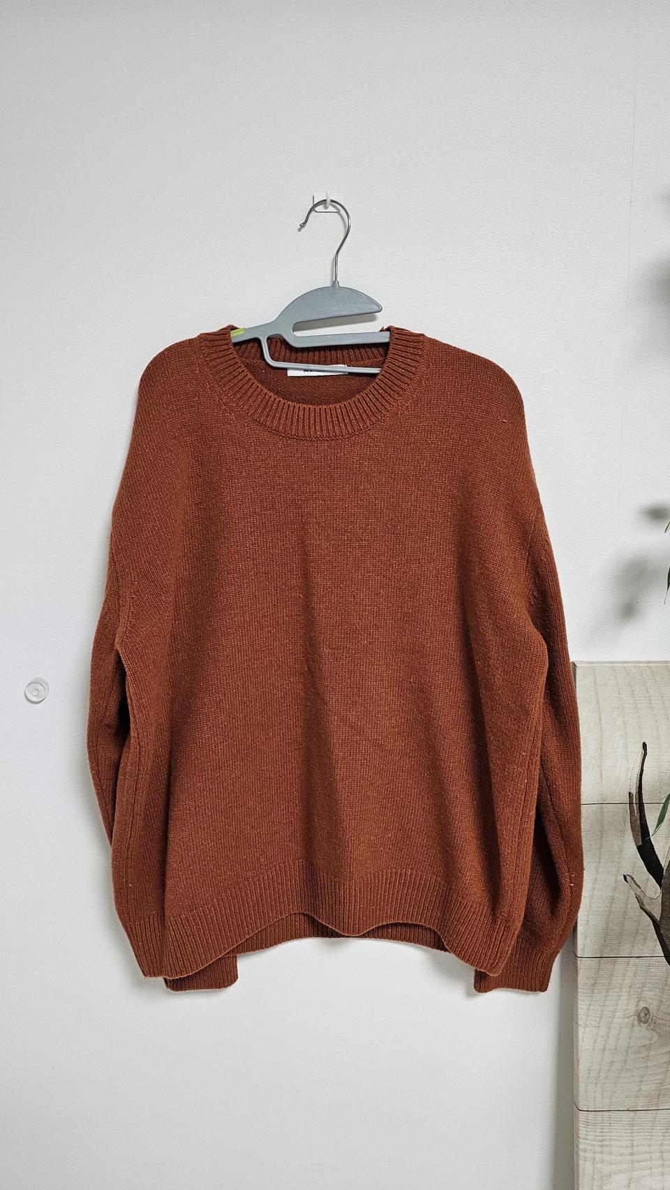 톤다운 오렌지 니트