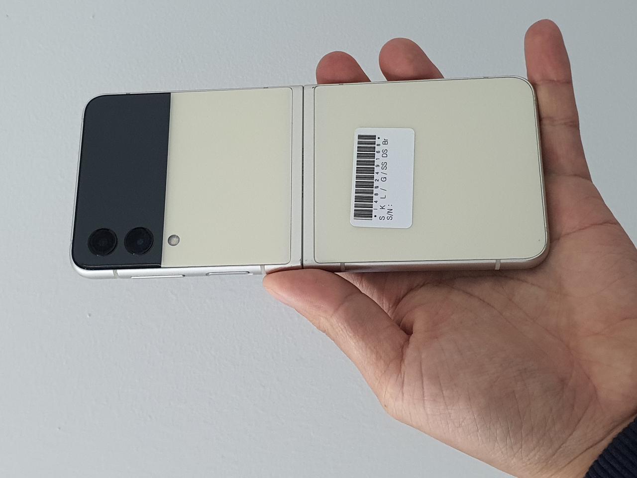 갤럭시Z플립3 크림 256기가 정상해지 상태깨끗 