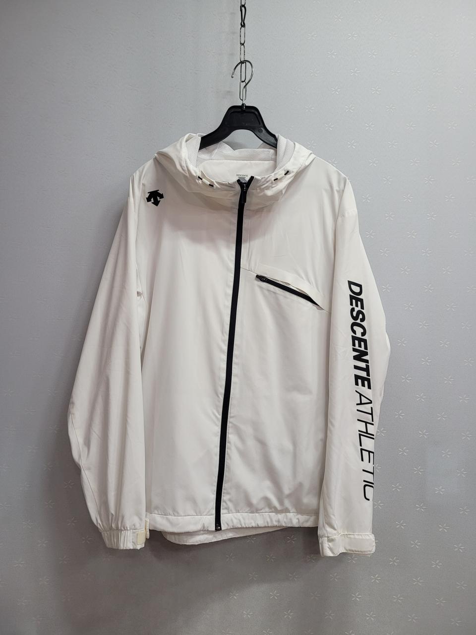 100)데상트 점퍼