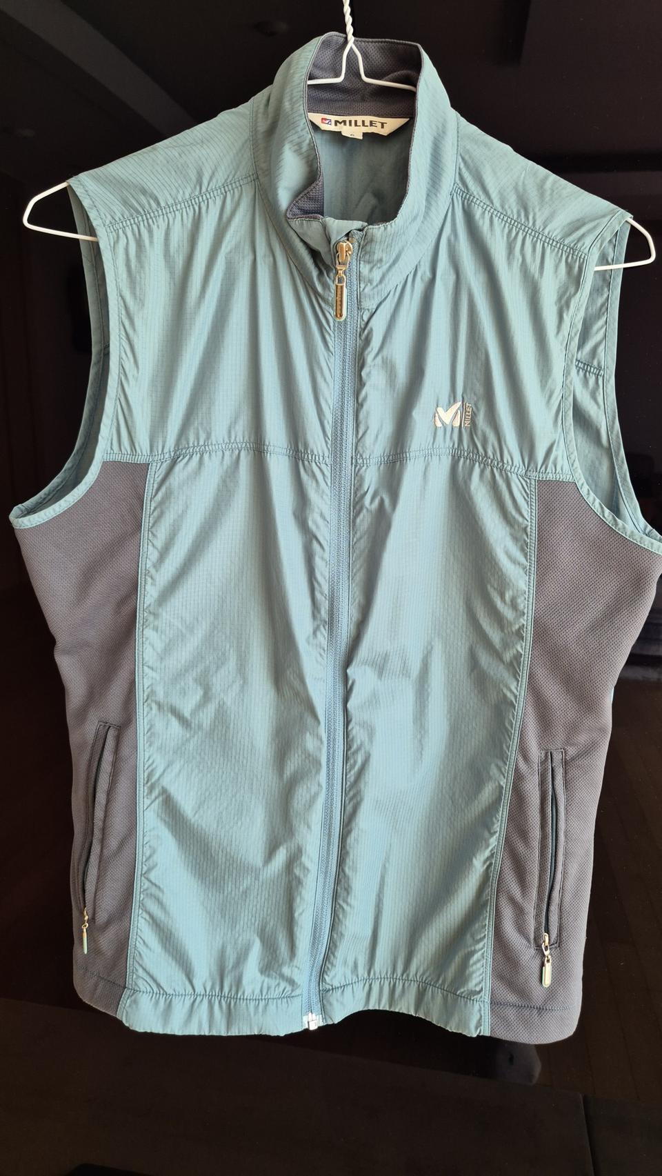 밀레 바람막이  조끼