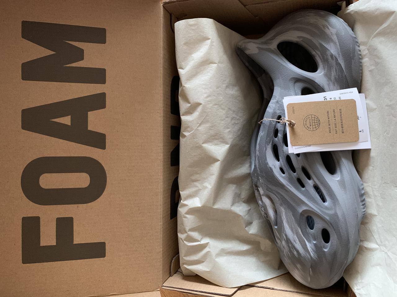 [265] 이지 폼 러너 믹스 그래닛 판매합니다