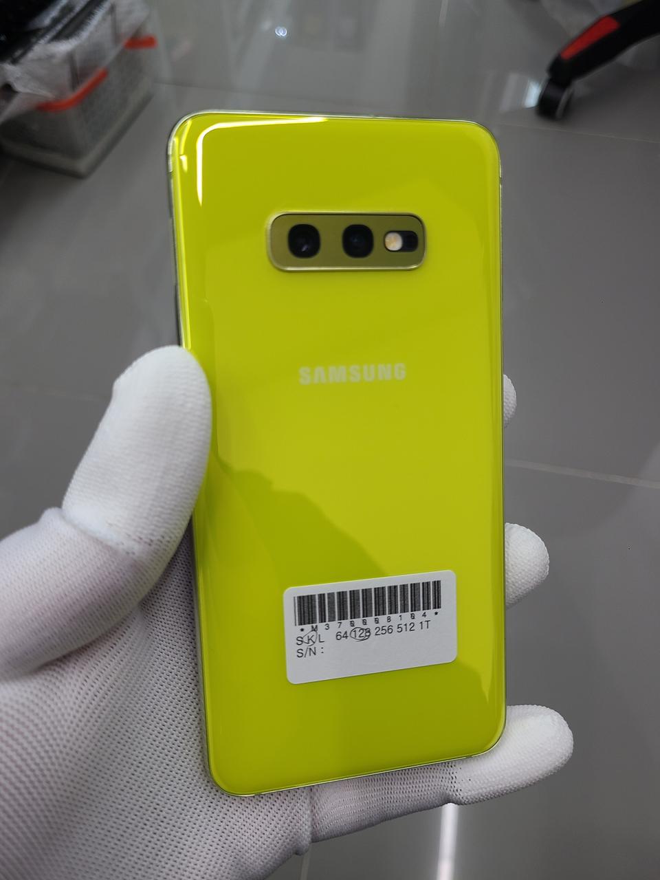 갤럭시 S10e 128기가 옐로우 팝니다