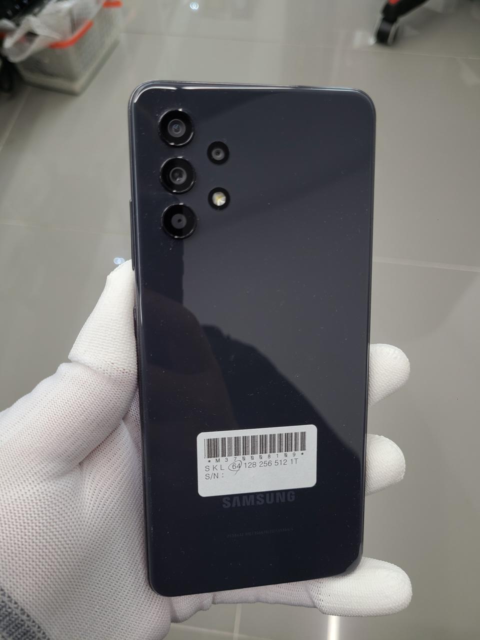 갤럭시 A32 64기가 블랙 팝니다.