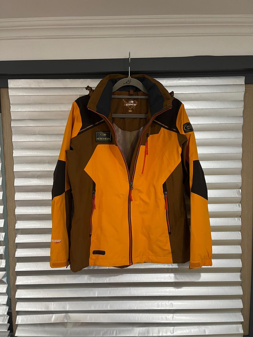 여성 아이더 아웃도어자켓 모자탈부착가능