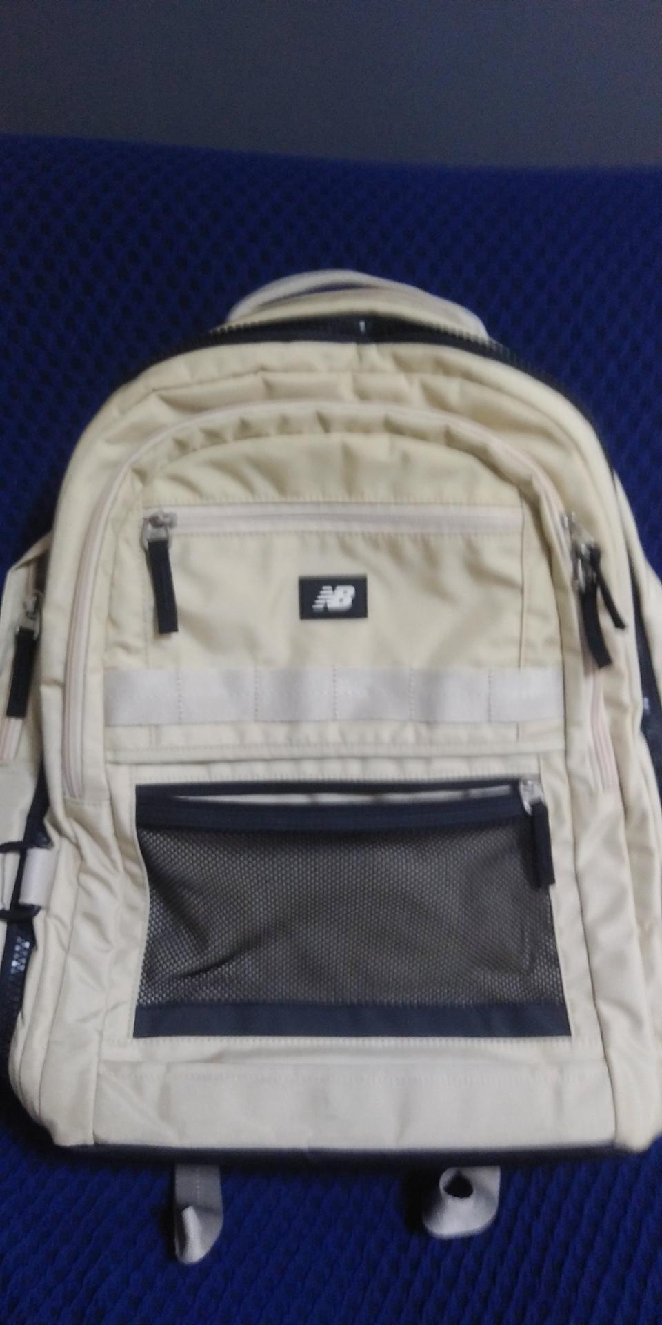 정품 뉴발란스 책가방 백팩 34×46 베이지색 4만원
