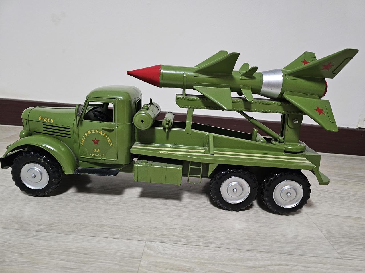 고전 양철 트럭