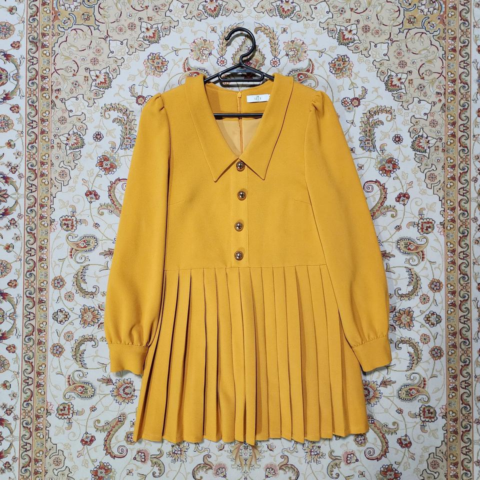 임블리 플리츠 카라 원피스s