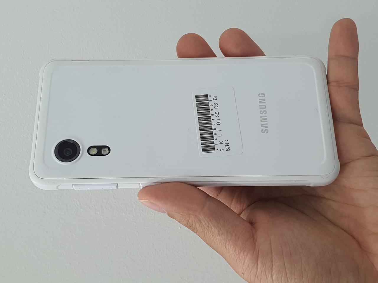 갤럭시 엑스커버5 화이트 64기가 정상해지 상태깨끗 