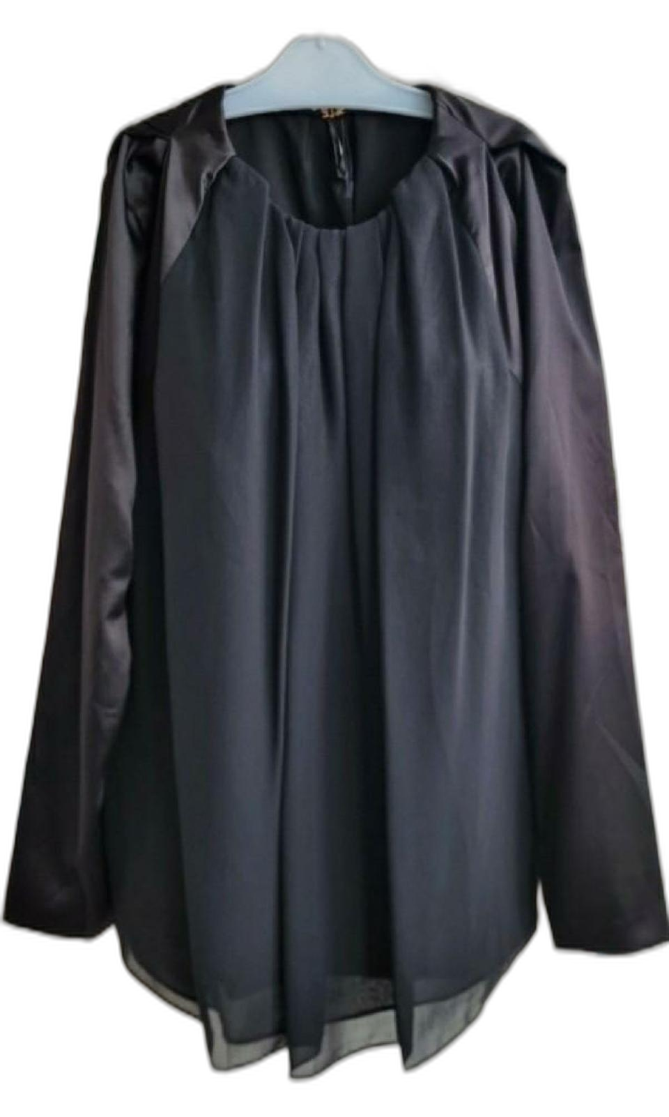 모네타 블라우스