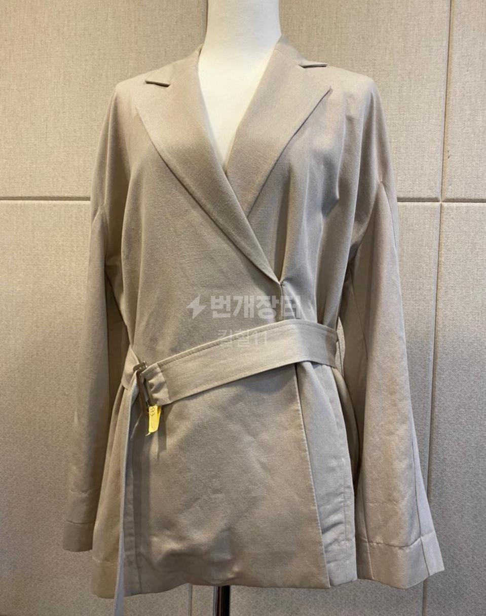 나인 하프 트렌치코트